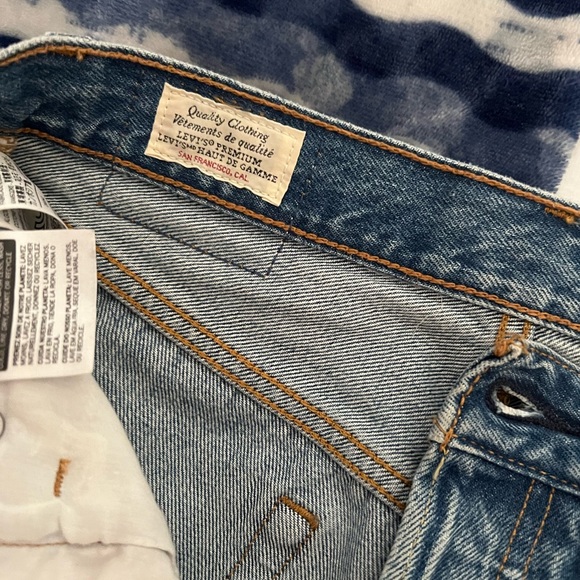 Levi 501 jeans frayed ends - Picture 3 of 4